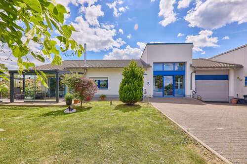 Foto - Haus zum Kaufen in Limeshain 699.000,00 € 165 m²