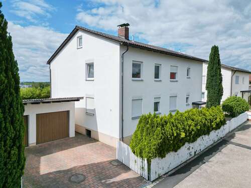 Foto - Wohnung zum Kaufen in Wiesent 299.000,00 € 105 m²
