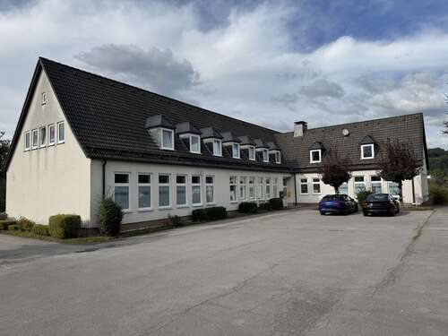 Foto - Haus zum Kaufen in Kirchhundem 293.000,00 € 810.95 m²