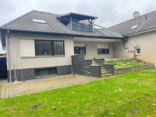 Foto - Haus zum Kaufen in Lehrte 376.000,00 € 212 m²
