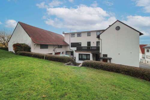 Foto - Haus zum Kaufen in Grävenwiesbach 299.000,00 € 176 m²