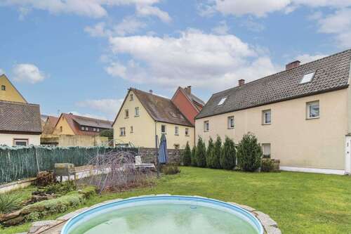 Foto - Haus zum Kaufen in Wilhermsdorf 350.000,00 € 340.09 m²