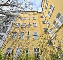 Haus zum Kaufen in Berlin 2.870.000,00 € 979.52 m²