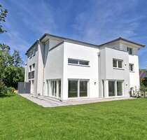 Haus zum Mieten in Unterföhring 5.900,00 € 337 m²