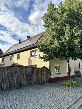 Foto - Haus zum Kaufen in Wonfurt 298.000,00 € 257.6 m²