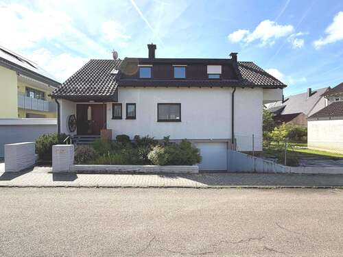 Foto - Haus zum Kaufen in Wolfschlugen 549.000,00 € 154 m²