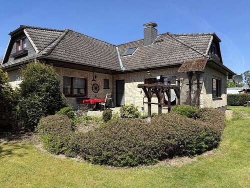 Foto - Haus zum Kaufen in Höfer-Höfer 295.000,00 € 189 m²