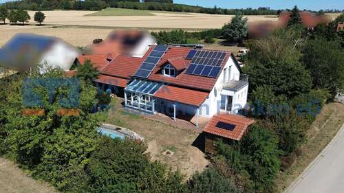 Foto - Haus zum Kaufen in Burgsalach 447.000,00 € 151.1 m²