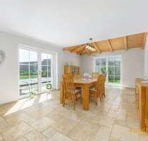 Haus zum Kaufen in Wenzenbach 1.149.000,00 € 250 m²