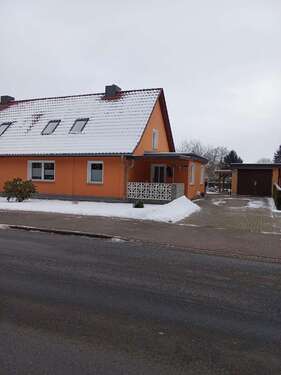 Foto - Haus zum Mieten in Laage 1.000,00 € 100 m²