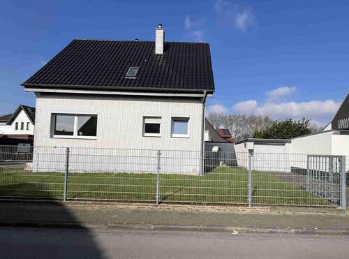 Foto - Haus zum Kaufen in Ratingen - Tiefenbroich 489.000,00 € 117 m²