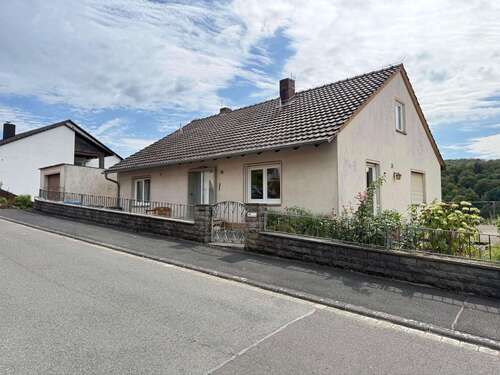 Foto - Haus zum Kaufen in Holzkirchen 310.000,00 € 187 m²