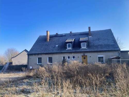 Foto - Haus zum Kaufen in Casekow 85.000,00 € 210 m²