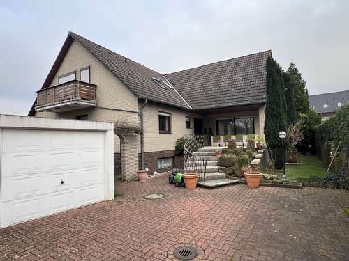 Foto - Haus zum Kaufen in Garbsen Osterwald Oberende 550.000,00 € 227 m²