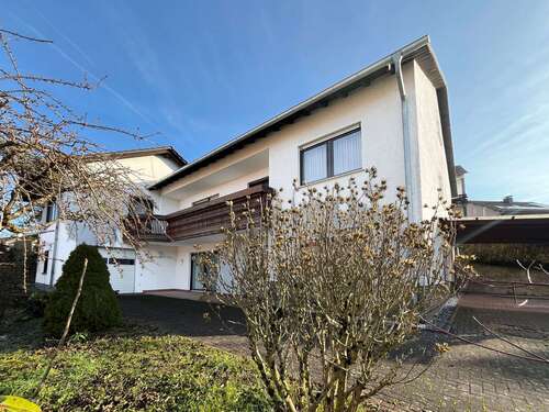 Foto - Haus zum Kaufen in Hausen 385.000,00 € 249.83 m²