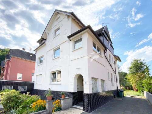 Foto - Haus zum Kaufen in Siegen Dillnhütten 285.000,00 € 272 m²