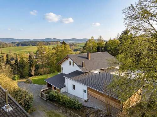 Foto - Haus zum Kaufen in Loitzendorf 698.000,00 € 180 m²