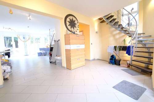 Foto - Haus zum Kaufen in Lohmar 755.000,00 € 203 m²