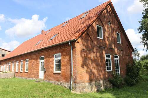 Foto - Haus zum Kaufen in Behren-Lübzin 190.000,00 € 230 m²