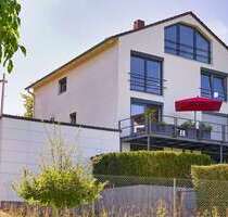 Haus zum Kaufen in Esslingen am Neckar 1.490.000,00 € 249 m² Haus zum Kaufen in Esslingen am Neckar 1.490.000,00 € 249 m²