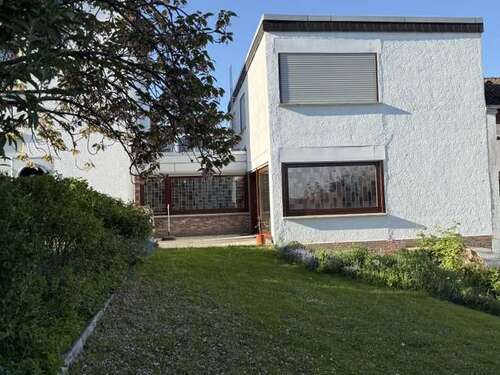 Foto - Haus zum Mieten in Niedernhausen-Oberjosbach 1.290,00 € 120 m²