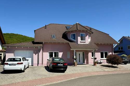 Foto - Haus zum Kaufen in Erzenhausen 549.000,00 € 251 m²