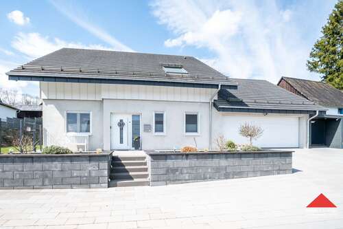 Foto - Haus zum Kaufen in Meinerzhagen 579.000,00 € 162 m²