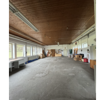 Halle in Nordrhein-Westfalen - Oerlinghausen 375,00 € 150 m²