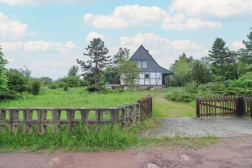 Foto - Haus zum Kaufen in Halle (Saale) 235.000,00 € 144.03 m²
