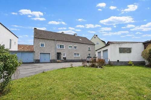 Foto - Haus zum Kaufen in Iserlohn-Letmathe 299.000,00 € 306 m²