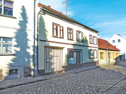 Foto - Haus zum Kaufen in Ziesar 35.000,00 € 185 m²