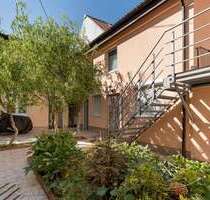 Haus zum Kaufen in Wiesbaden 1.095.000,00 € 383 m² Haus zum Kaufen in Wiesbaden 1.095.000,00 € 383 m²