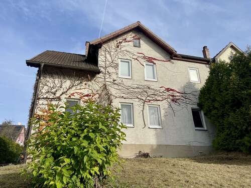 Foto - Haus zum Kaufen in Coburg 198.750,00 € 240.76 m²