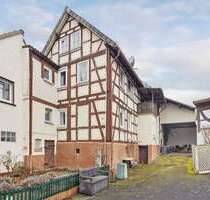 Haus zum Kaufen in Mücke 89.000,00 € 121.74 m²