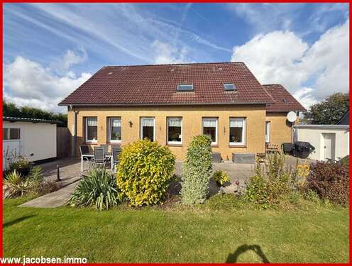 Foto - Haus zum Kaufen in Nübel 320.000,00 € 196.13 m²