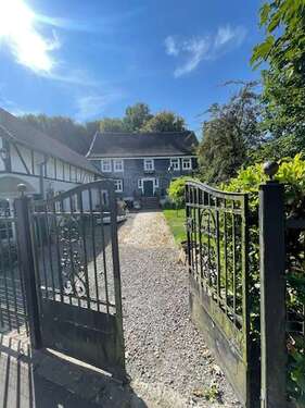 Foto - Haus zum Kaufen in Reichshof Denklingen 298.000,00 € 260 m²