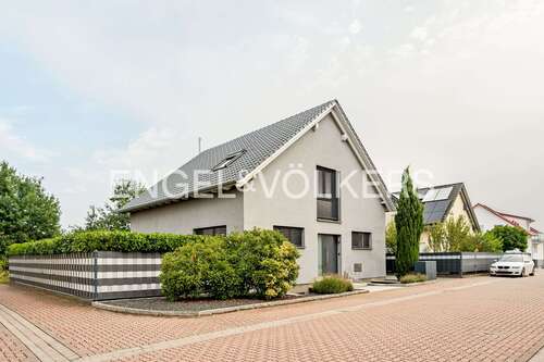 Foto - Haus zum Kaufen in Dudenhofen 729.000,00 € 200 m²