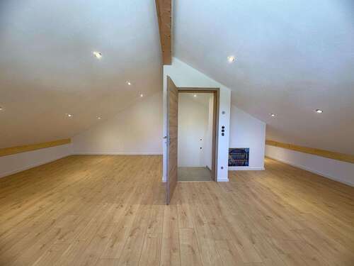Foto - Haus zum Mieten in Rohrdorf 2.300,00 € 142 m²