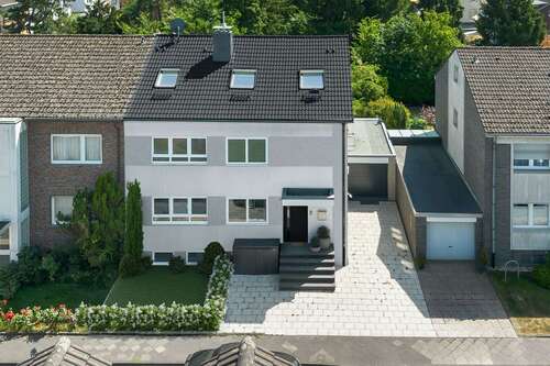 Foto - Haus zum Kaufen in Düsseldorf 1.470.000,00 € 342.65 m²