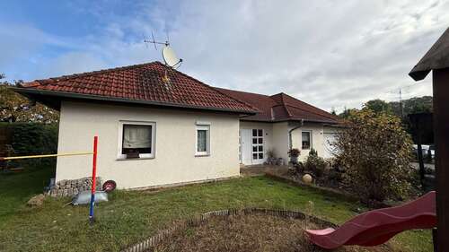 Foto - Haus zum Kaufen in Neuhausen 289.000,00 € 260 m²