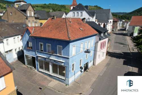 Foto - Haus zum Kaufen in Münster-Sarmsheim 299.000,00 € 230 m²