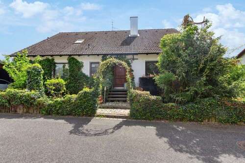 Foto - Haus zum Kaufen in Schwarzenbruck Unterlindelburg 380.000,00 € 152.35 m²