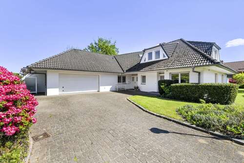 Foto - Haus zum Kaufen in Neumünster 876.000,00 € 291 m²