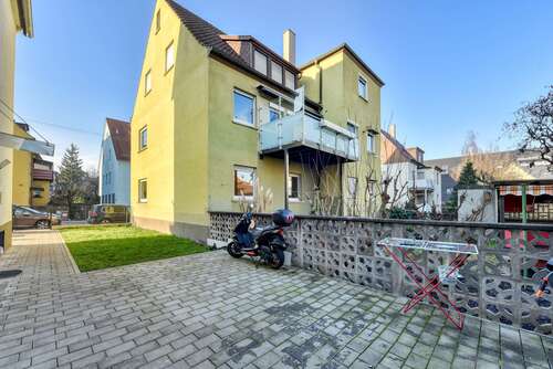 Foto - Haus zum Kaufen in Stuttgart-Zuffenhausen 950.000,00 € 276 m²