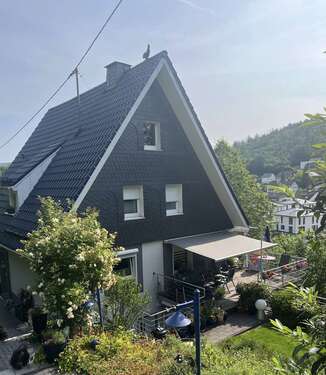 Foto - Haus zum Kaufen in Netphen 385.000,00 € 202 m²