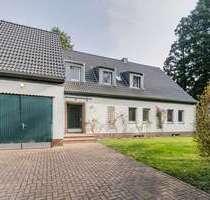 Haus zum Mieten in Düsseldorf Angermund 3.600,00 € 232 m² - Düsseldorf / Angermund