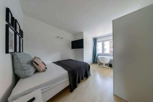 Foto - WG-Zimmer in Frankfurt am Main 645,00 € 12 m²