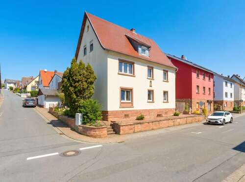 Foto - Haus zum Kaufen in Collenberg 295.000,00 € 298.21 m²