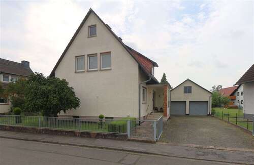 Foto - Haus zum Kaufen in Meißner 180.000,00 € 154 m²