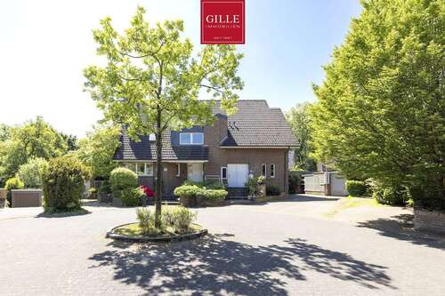 Foto - Haus zum Kaufen in Neuss 1.750.000,00 € 450 m²